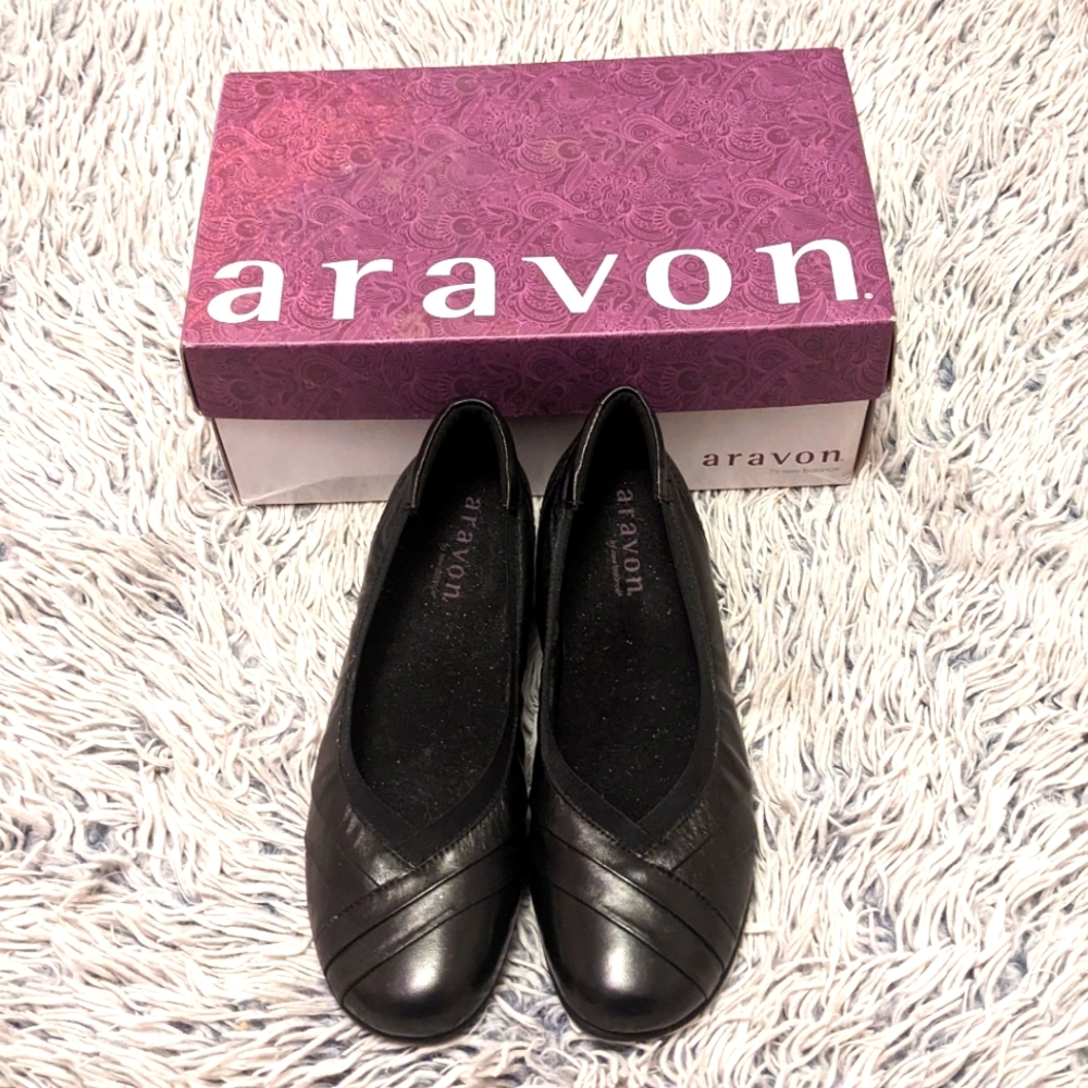 Aravon (by New Balance) Patsy Leather Dress Slip On Pumps in Black, Size 9